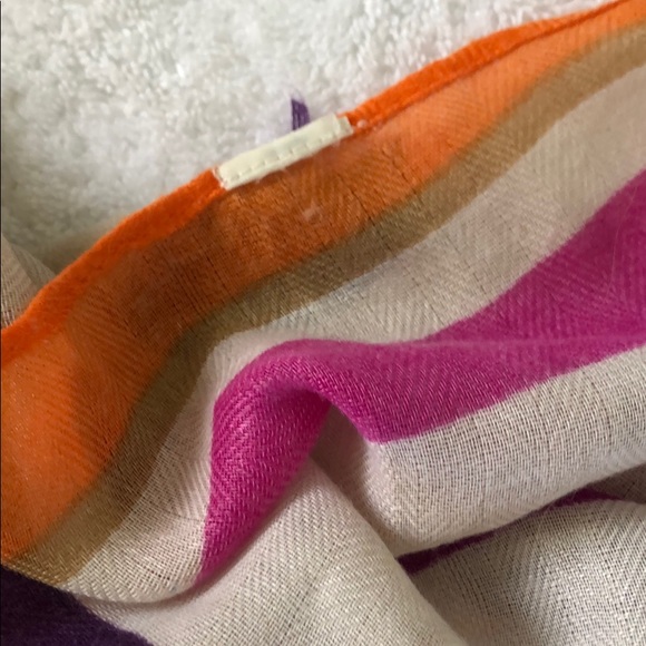 Floral pattern scarf - excellent condition - Picture 5 of 5